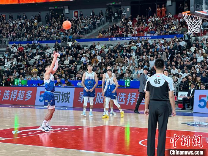 CBA新赛季新疆男篮主场首秀在乌鲁木齐加时力克