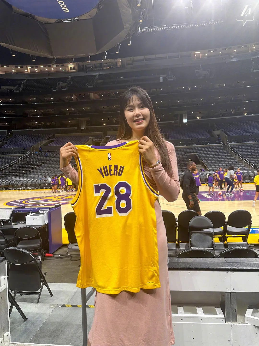 中国女篮热身赛不敌法国队 状态回暖迎战巴黎奥