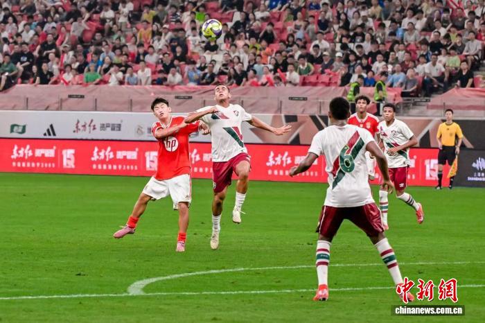 青春版世俱杯落幕：弗鲁米嫩塞夺冠，2025明日之